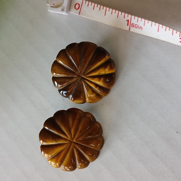 Earrings...Vintage Carved Brown Button Earrings - Picture 5 of 5